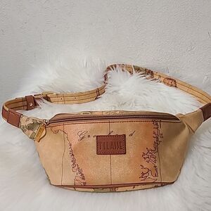 💯 Authentic Alviero Martini Belt Bag 🍀